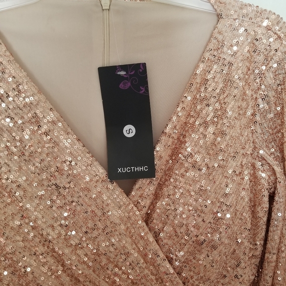 Gold sequin dress - Picture 5 of 6